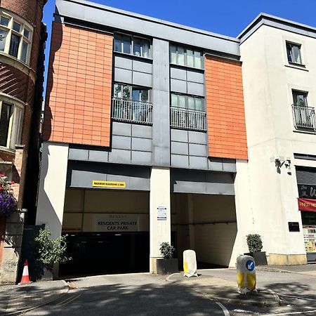 Stunning 2-Bed Town Centre Apartment - Hosted By Hutch Lifestyle Leamington Spa Extérieur photo