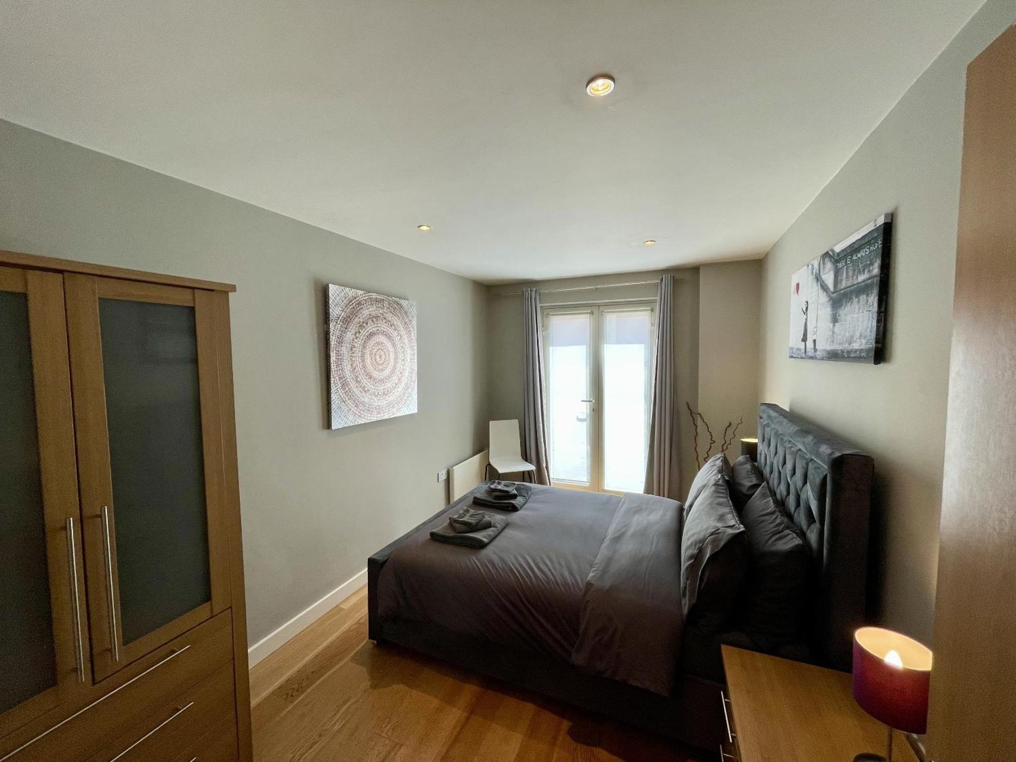 Stunning 2-Bed Town Centre Apartment - Hosted By Hutch Lifestyle Leamington Spa Extérieur photo