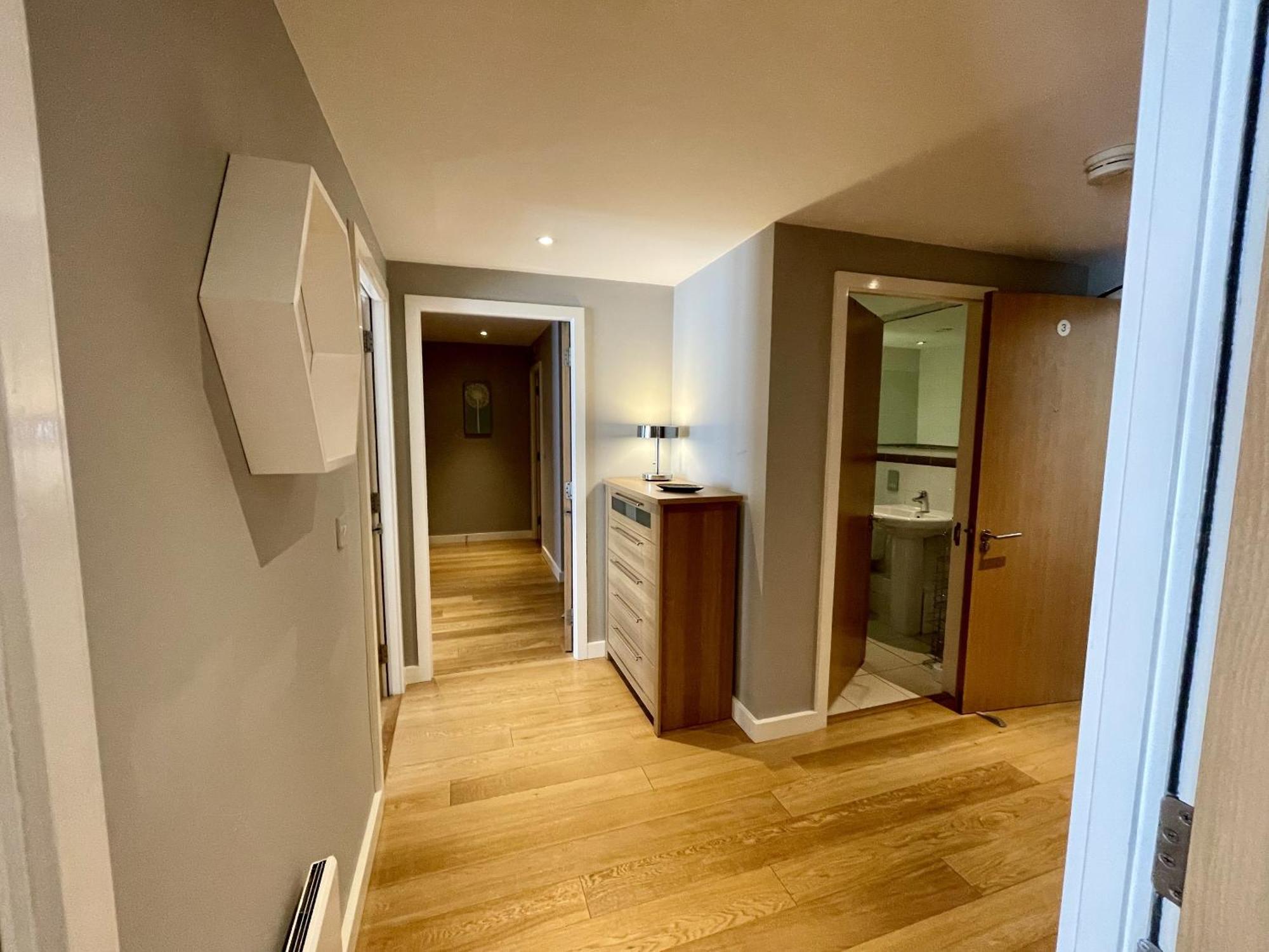 Stunning 2-Bed Town Centre Apartment - Hosted By Hutch Lifestyle Leamington Spa Extérieur photo